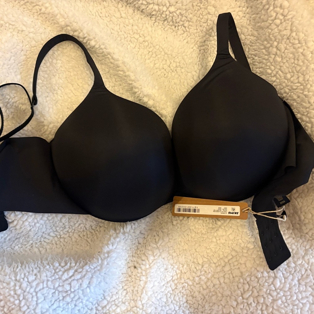 SKIMS Black Plunge Bra